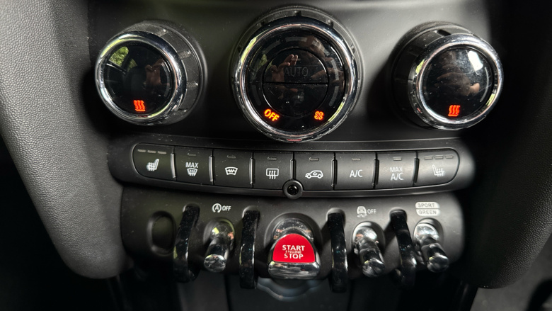 MINI Hatchback 2.0 Cooper S Exclusive 3dr Petrol Hatchback